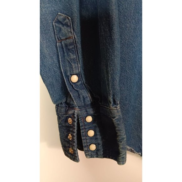 Wrangler Large Blue Denim Pearl Snap Western Outdoor Rodeo Farm Classic Shirt - Picture 4 of 6